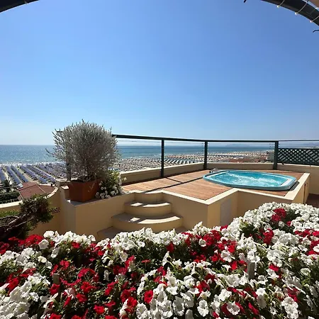 Piccadilly Penthouse With Jacuzzi