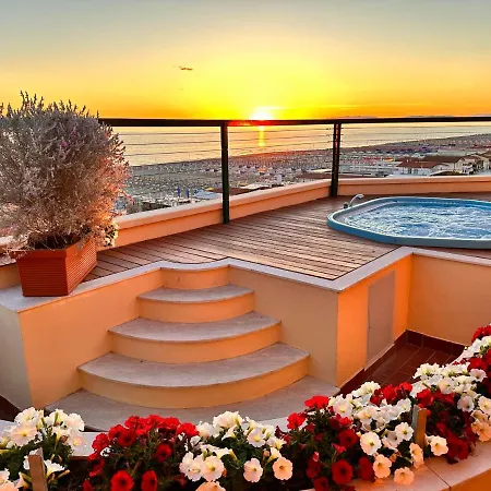 Piccadilly Penthouse With Jacuzzi * 리도디캄파이오레
