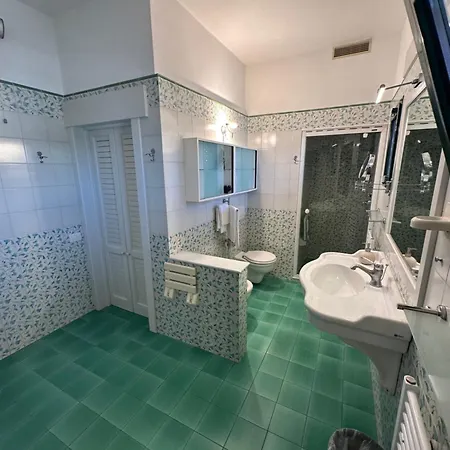 Piccadilly Penthouse With Jacuzzi